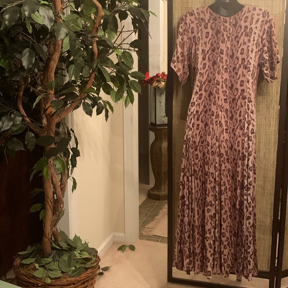 Stylework  Dress - Picture 3 of 4